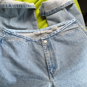 Vintage Tommy Hilfiger light wash denim